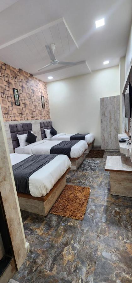 Hotel Sunrise Vadodara Exterior photo