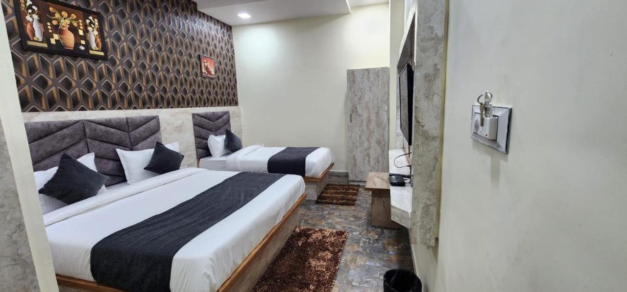 Hotel Sunrise Vadodara Exterior photo