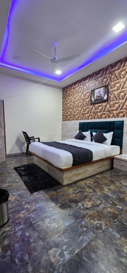 Hotel Sunrise Vadodara Exterior photo