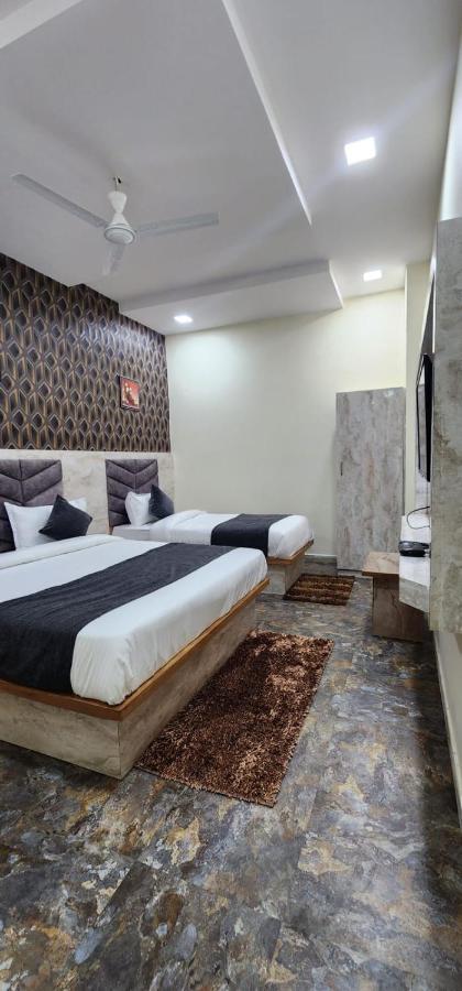 Hotel Sunrise Vadodara Exterior photo
